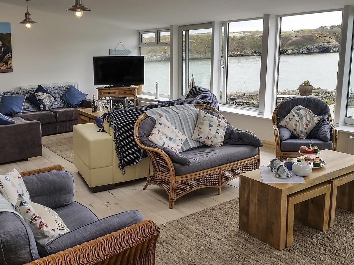 Villa Angorfa, Cemaes Bay Esterno foto